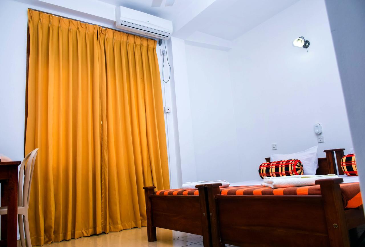 Vishmee Holiday Inn Embilipitiya Exteriér fotografie