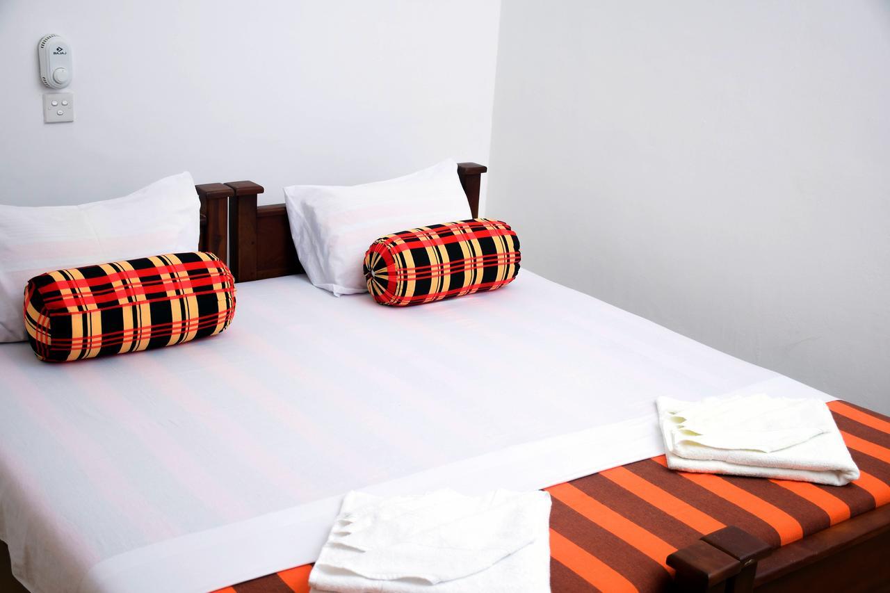 Vishmee Holiday Inn Embilipitiya Exteriér fotografie