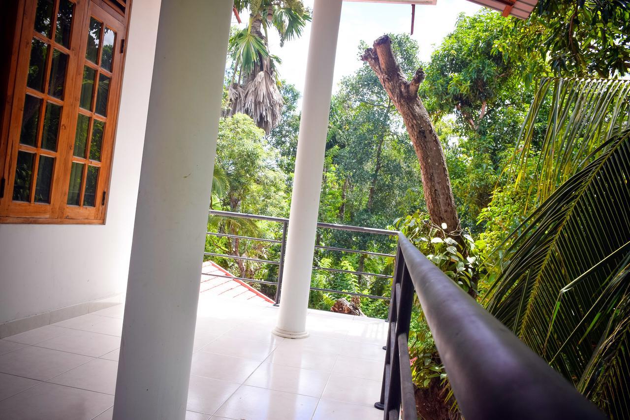Vishmee Holiday Inn Embilipitiya Exteriér fotografie