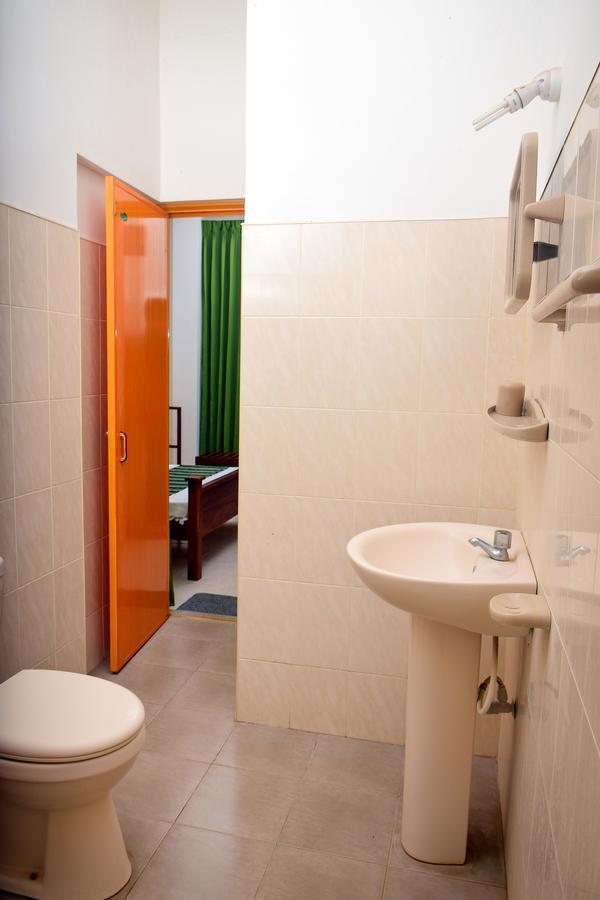 Vishmee Holiday Inn Embilipitiya Exteriér fotografie