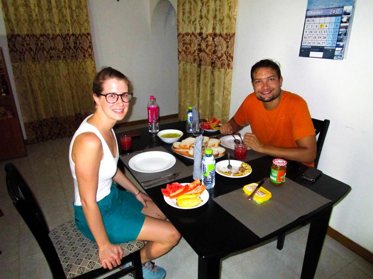 Vishmee Holiday Inn Embilipitiya Exteriér fotografie