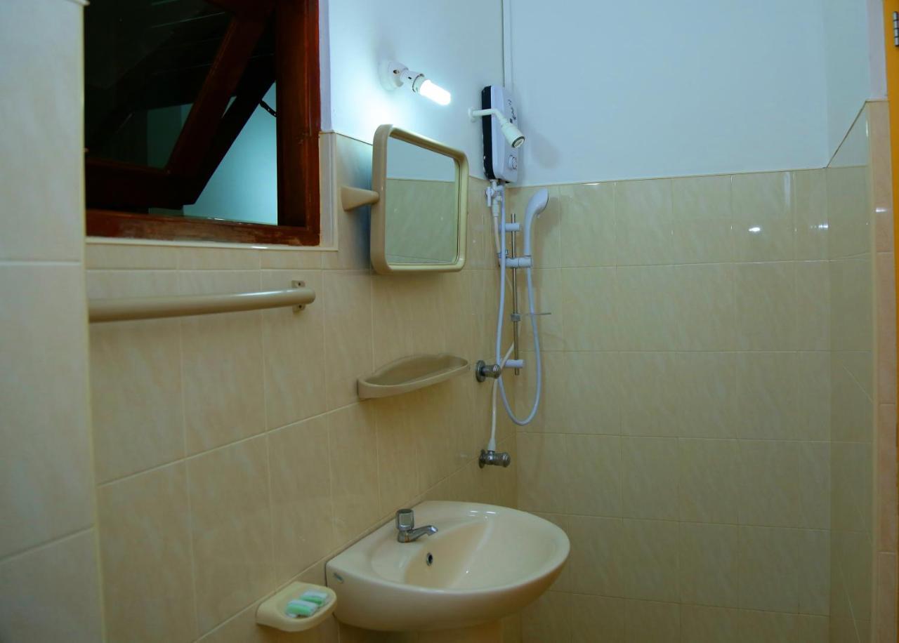 Vishmee Holiday Inn Embilipitiya Exteriér fotografie
