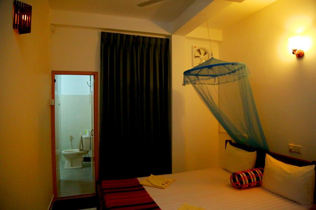Vishmee Holiday Inn Embilipitiya Exteriér fotografie