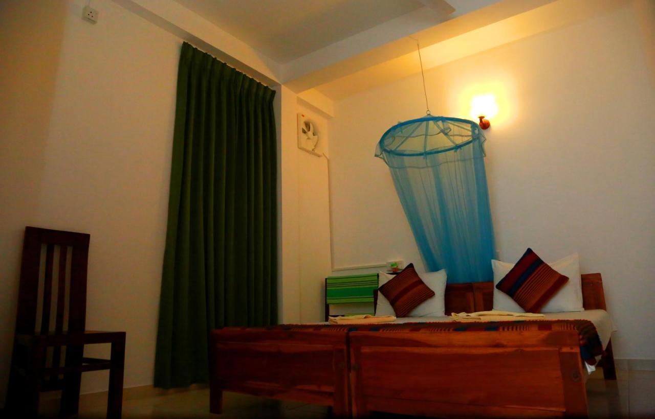 Vishmee Holiday Inn Embilipitiya Exteriér fotografie