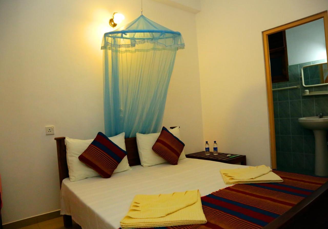 Vishmee Holiday Inn Embilipitiya Exteriér fotografie