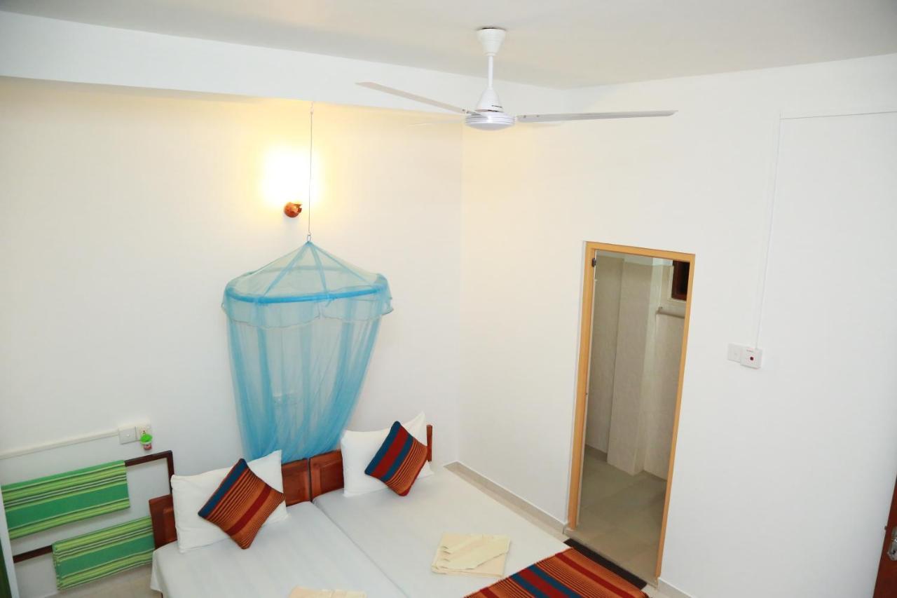 Vishmee Holiday Inn Embilipitiya Exteriér fotografie